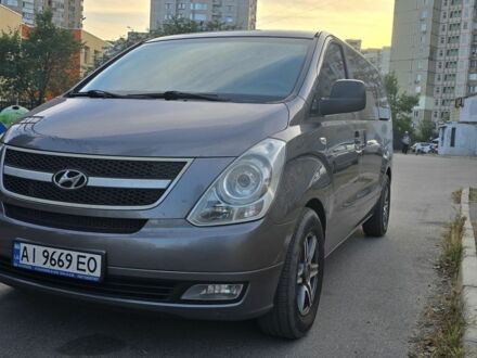 Хендай Н1 (Старекс) 2010 в Киеве на Automoto.ua Серый Хендай Н1 (Старекс), объемом двигателя 2.5 л и пробегом 237 тыс. км за 13800 $, фото 1 на Automoto.ua