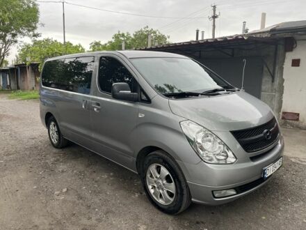 Хендай Н1 (Старекс) 2014 у Кривому Розі на Automoto.ua Сірий Хендай Н1 (Старекс), об'ємом двигуна 2.5 л та пробігом 284 тис. км за 16000 $, фото 1 на Automoto.ua