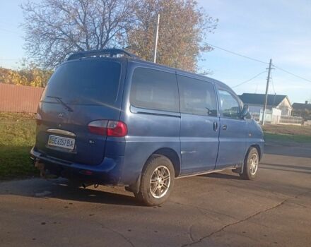 Синий Хендай Н1 (Старекс), объемом двигателя 2.5 л и пробегом 287 тыс. км за 3000 $, фото 3 на Automoto.ua