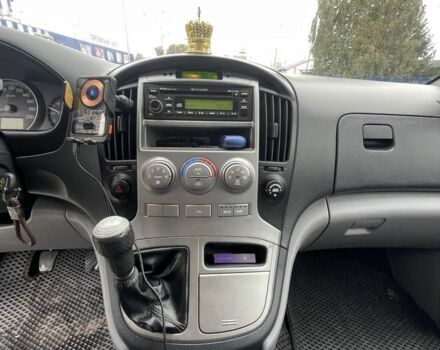 Синій Хендай Н1 (Старекс), об'ємом двигуна 2.5 л та пробігом 295 тис. км за 10400 $, фото 5 на Automoto.ua