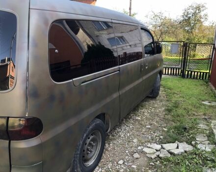 Зеленый Хендай Н1 (Старекс), объемом двигателя 2.5 л и пробегом 287 тыс. км за 4000 $, фото 5 на Automoto.ua