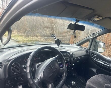 Зеленый Хендай Н1 (Старекс), объемом двигателя 2.5 л и пробегом 223 тыс. км за 4700 $, фото 4 на Automoto.ua