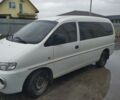 Белый Хендай Н1 пасс., объемом двигателя 2.5 л и пробегом 403 тыс. км за 3200 $, фото 1 на Automoto.ua