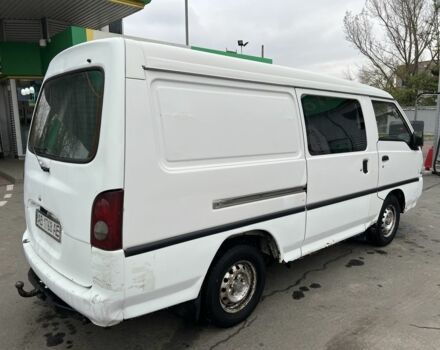 Белый Хендай Н 100, объемом двигателя 2.5 л и пробегом 310 тыс. км за 1950 $, фото 3 на Automoto.ua