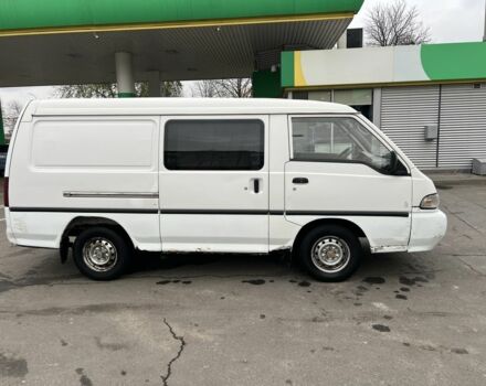 Белый Хендай Н 100, объемом двигателя 2.5 л и пробегом 310 тыс. км за 1950 $, фото 2 на Automoto.ua
