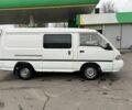 Белый Хендай Н 100, объемом двигателя 2.5 л и пробегом 310 тыс. км за 1950 $, фото 2 на Automoto.ua