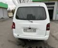 Белый Хендай Н 100, объемом двигателя 2.5 л и пробегом 310 тыс. км за 1950 $, фото 4 на Automoto.ua