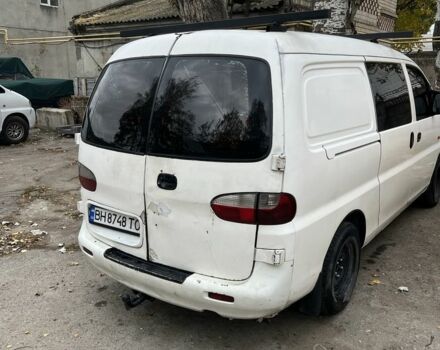 Белый Хендай Н 100, объемом двигателя 2.5 л и пробегом 300 тыс. км за 4000 $, фото 2 на Automoto.ua