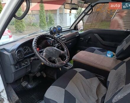 Белый Хендай Н 100, объемом двигателя 2.5 л и пробегом 250 тыс. км за 2499 $, фото 16 на Automoto.ua