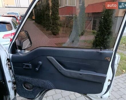 Белый Хендай Н 100, объемом двигателя 2.5 л и пробегом 250 тыс. км за 2499 $, фото 19 на Automoto.ua