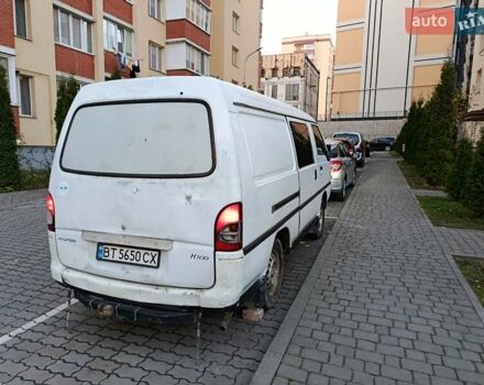 Белый Хендай Н 100, объемом двигателя 2.5 л и пробегом 250 тыс. км за 2499 $, фото 6 на Automoto.ua