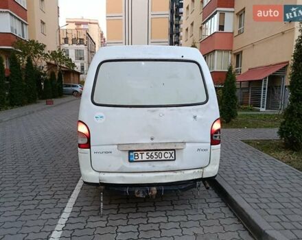 Белый Хендай Н 100, объемом двигателя 2.5 л и пробегом 250 тыс. км за 2499 $, фото 5 на Automoto.ua