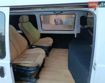 Белый Хендай Н 100, объемом двигателя 2.5 л и пробегом 250 тыс. км за 2499 $, фото 11 на Automoto.ua