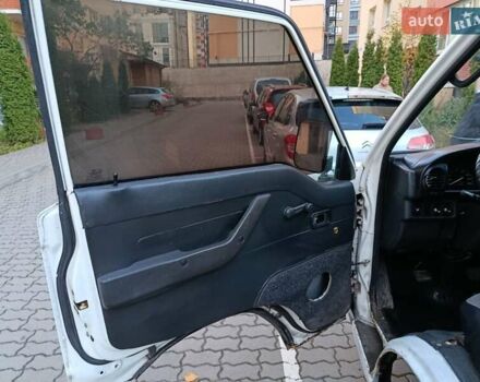 Белый Хендай Н 100, объемом двигателя 2.5 л и пробегом 250 тыс. км за 2499 $, фото 18 на Automoto.ua