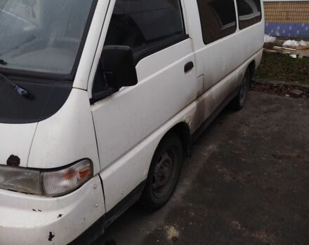 Білий Хендай Н 100, об'ємом двигуна 2.5 л та пробігом 400 тис. км за 1400 $, фото 1 на Automoto.ua