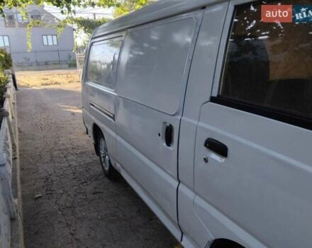 Белый Хендай Н 100, объемом двигателя 2.5 л и пробегом 330 тыс. км за 2000 $, фото 5 на Automoto.ua