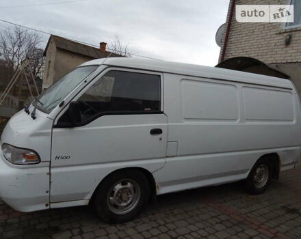 Белый Хендай Н 100, объемом двигателя 2.5 л и пробегом 270 тыс. км за 2500 $, фото 1 на Automoto.ua