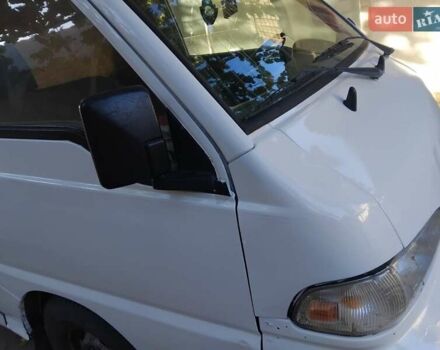 Белый Хендай Н 100, объемом двигателя 2.5 л и пробегом 330 тыс. км за 2000 $, фото 6 на Automoto.ua