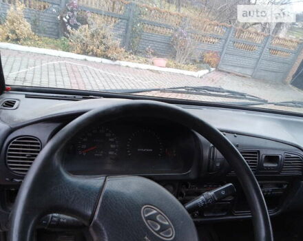 Белый Хендай Н 100, объемом двигателя 2.5 л и пробегом 270 тыс. км за 2500 $, фото 3 на Automoto.ua