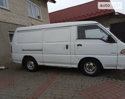 Белый Хендай Н 100, объемом двигателя 2.5 л и пробегом 270 тыс. км за 2500 $, фото 5 на Automoto.ua