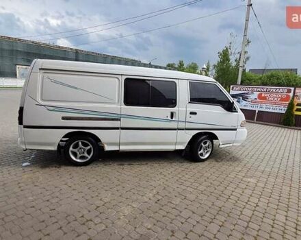 Білий Хендай Н 100, об'ємом двигуна 2.5 л та пробігом 340 тис. км за 2800 $, фото 6 на Automoto.ua