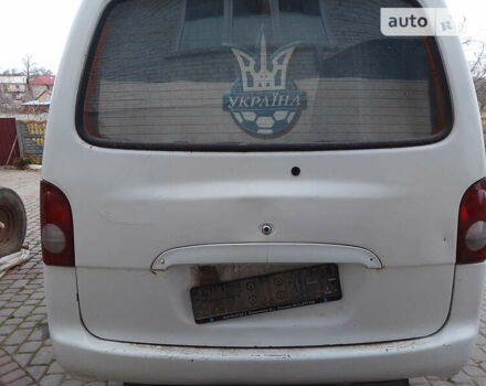 Белый Хендай Н 100, объемом двигателя 2.5 л и пробегом 270 тыс. км за 2500 $, фото 7 на Automoto.ua