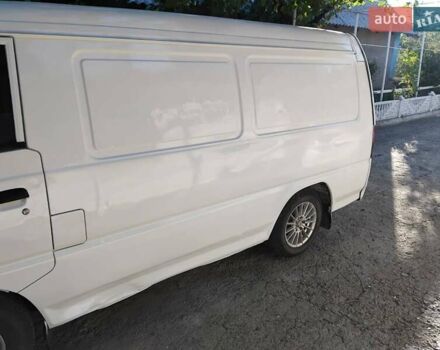 Белый Хендай Н 100, объемом двигателя 2.5 л и пробегом 330 тыс. км за 2000 $, фото 2 на Automoto.ua