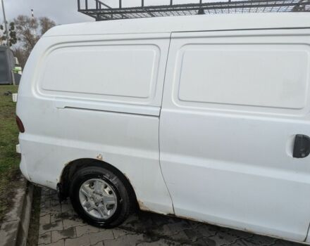 Белый Хендай Н 100, объемом двигателя 2.5 л и пробегом 400 тыс. км за 2335 $, фото 3 на Automoto.ua