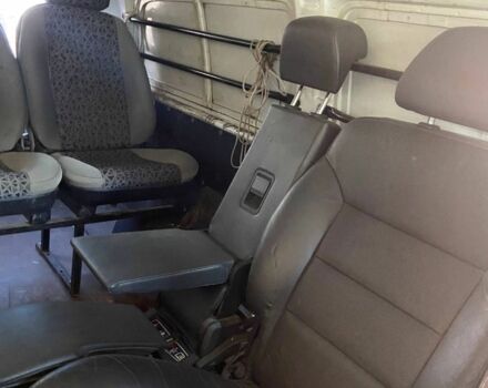 Белый Хендай Н 100, объемом двигателя 2.5 л и пробегом 400 тыс. км за 2335 $, фото 7 на Automoto.ua