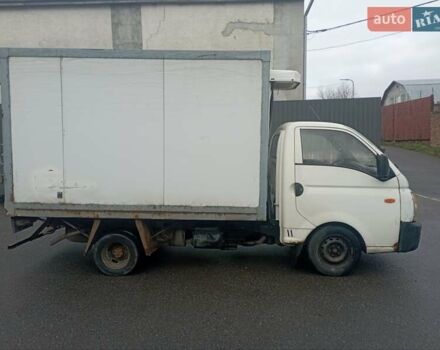 Белый Хендай Н 100, объемом двигателя 2.5 л и пробегом 370 тыс. км за 3500 $, фото 2 на Automoto.ua