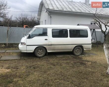 Белый Хендай Н 100, объемом двигателя 2.9 л и пробегом 300 тыс. км за 1600 $, фото 1 на Automoto.ua
