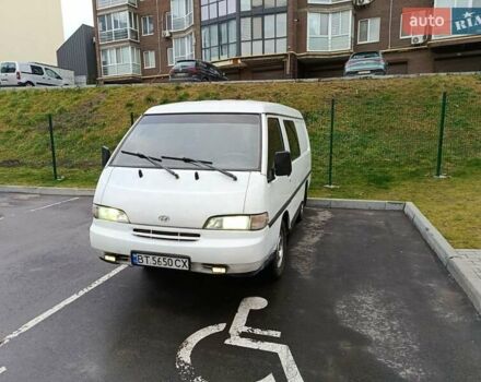 Белый Хендай Н 100, объемом двигателя 2.48 л и пробегом 250 тыс. км за 2200 $, фото 1 на Automoto.ua