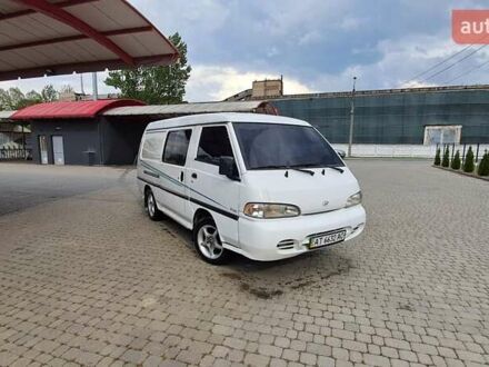 Хендай Н 100 1998 в Надворной на Automoto.ua Белый Хендай Н 100, объемом двигателя 2.5 л и пробегом 340 тыс. км за 2800 $, фото 1 на Automoto.ua