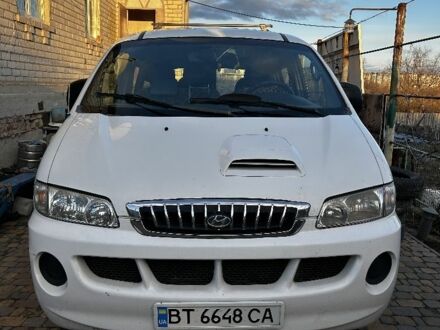 Хендай Н 100 2005 в Южное на Automoto.ua Белый Хендай Н 100, объемом двигателя 2 л и пробегом 250 тыс. км за 5500 $, фото 1 на Automoto.ua