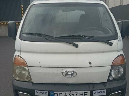 Белый Хендай Н 100, объемом двигателя 2.5 л и пробегом 370 тыс. км за 3500 $, фото 1 на Automoto.ua