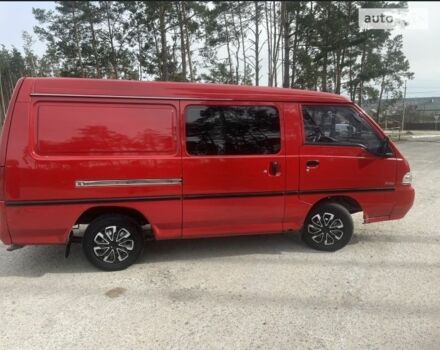 Красный Хендай Н 100, объемом двигателя 2.5 л и пробегом 187 тыс. км за 3000 $, фото 1 на Automoto.ua