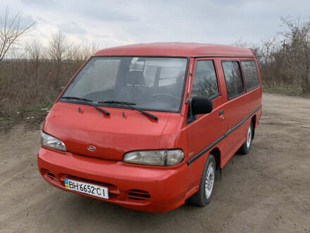 Хендай Н 100 2000 у Миколаєві на Automoto.ua Червоний Хендай Н 100, об'ємом двигуна 2.48 л та пробігом 300 тис. км за 2350 $, фото 1 на Automoto.ua