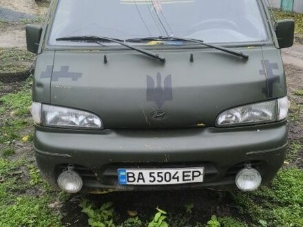 Хендай Н 100 1999 у Мене на Automoto.ua Жовтий Хендай Н 100, об'ємом двигуна 2.5 л та пробігом 336 тис. км за 1308 $, фото 1 на Automoto.ua