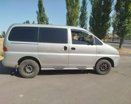 Серый Хендай Н 100, объемом двигателя 2.5 л и пробегом 480 тыс. км за 4000 $, фото 1 на Automoto.ua