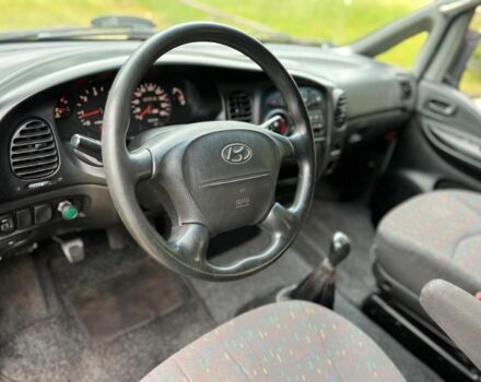 Серый Хендай Н 100, объемом двигателя 2.5 л и пробегом 187 тыс. км за 2300 $, фото 14 на Automoto.ua