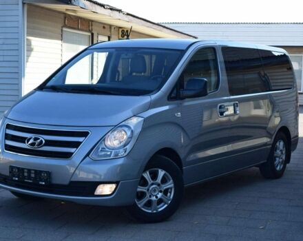 Серый Хендай Н 100, объемом двигателя 2.5 л и пробегом 194 тыс. км за 8900 $, фото 2 на Automoto.ua