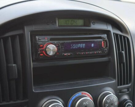 Серый Хендай Н 100, объемом двигателя 2.5 л и пробегом 194 тыс. км за 8900 $, фото 12 на Automoto.ua