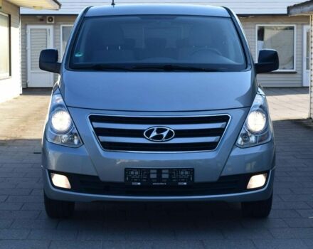Серый Хендай Н 100, объемом двигателя 2.5 л и пробегом 194 тыс. км за 8900 $, фото 1 на Automoto.ua
