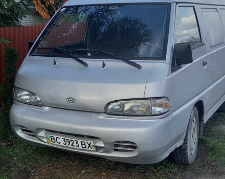 Серый Хендай Н 100, объемом двигателя 2.5 л и пробегом 380 тыс. км за 2100 $, фото 1 на Automoto.ua