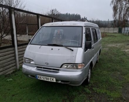 Сірий Хендай Н 100, об'ємом двигуна 2.5 л та пробігом 300 тис. км за 39500 $, фото 1 на Automoto.ua