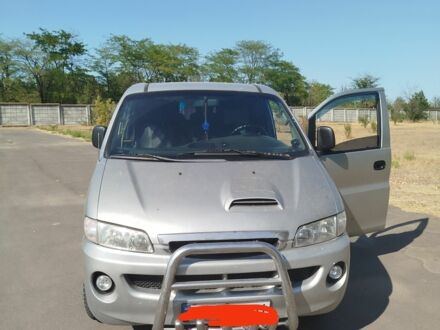 Серый Хендай Н 100, объемом двигателя 2.5 л и пробегом 480 тыс. км за 4000 $, фото 1 на Automoto.ua