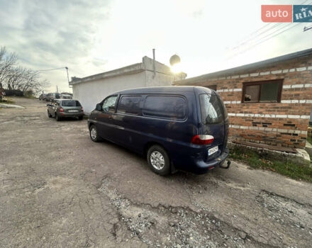 Синий Хендай Н 100, объемом двигателя 2.48 л и пробегом 361 тыс. км за 3000 $, фото 2 на Automoto.ua