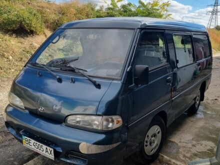 Синий Хендай Н 100, объемом двигателя 2.5 л и пробегом 300 тыс. км за 4000 $, фото 1 на Automoto.ua