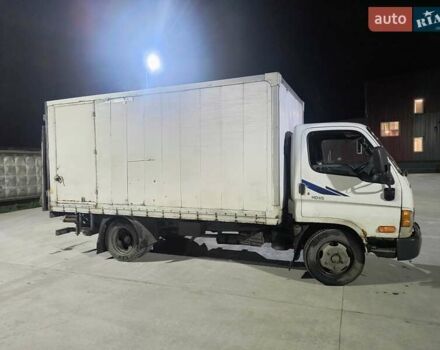 Белый Хендай НД 65, объемом двигателя 3.3 л и пробегом 460 тыс. км за 7000 $, фото 1 на Automoto.ua