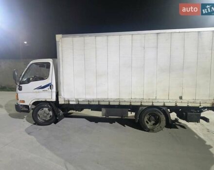 Белый Хендай НД 65, объемом двигателя 3.3 л и пробегом 460 тыс. км за 7000 $, фото 3 на Automoto.ua